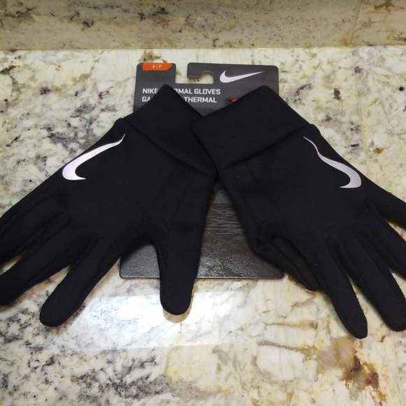 NWT NIKE Black Thermal Gloves Unisex